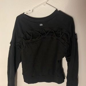 alo black crewneck with crossover detailing in the back🖤
